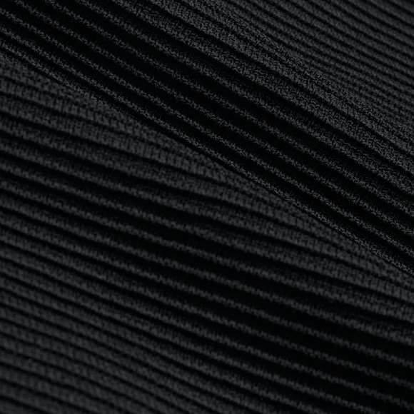 🆕 Aritzia Babaton Sculpt Knit Racer Cropped - Picture 10 of 10